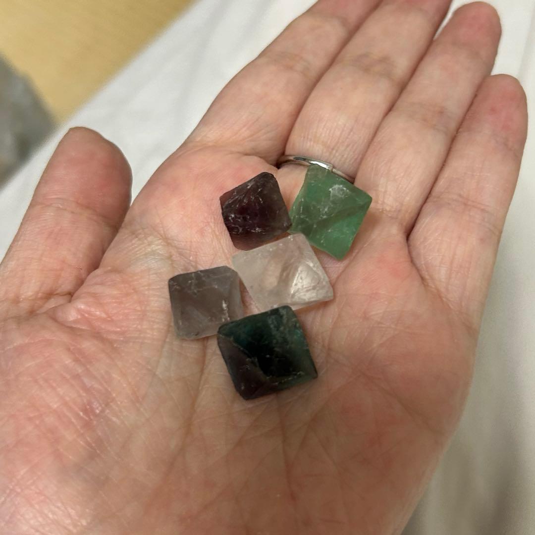 本物✨21.13g フローライト 蛍石 カラーチェンジ 八面体 5色セット