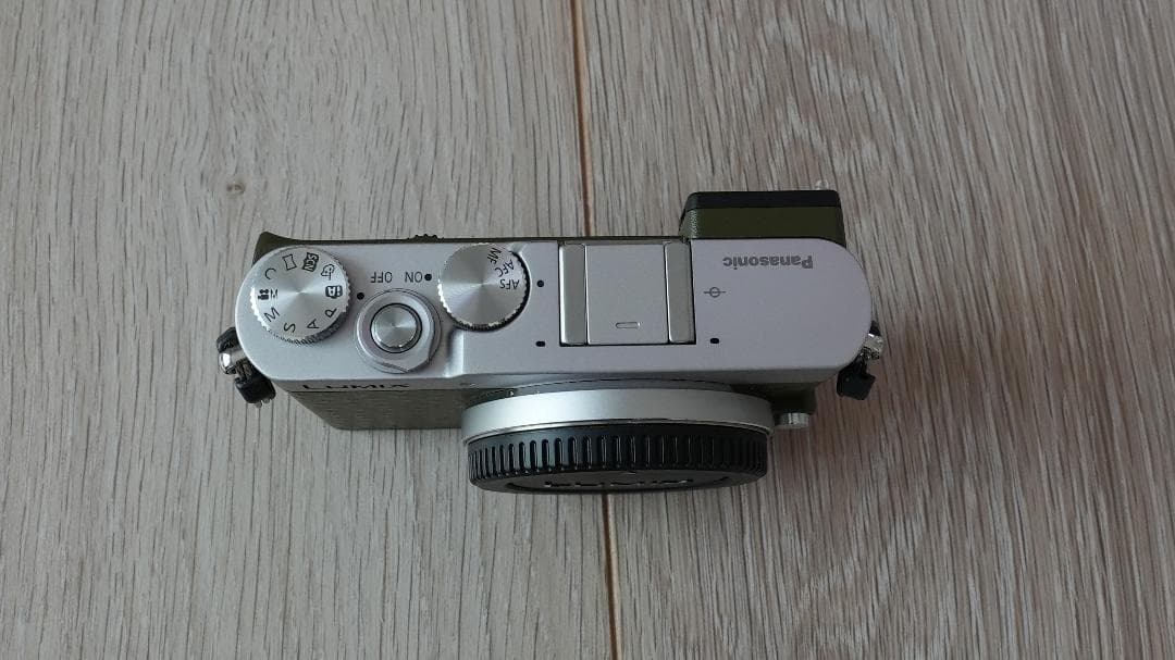 ★超美品★Panasonic LUMIX DMC-GM5グリーン おまけ多数