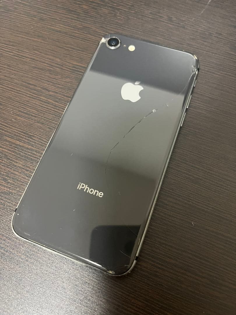 iPhone 8 64GB スペースグレイ 画面割れジャンク 動作確認済