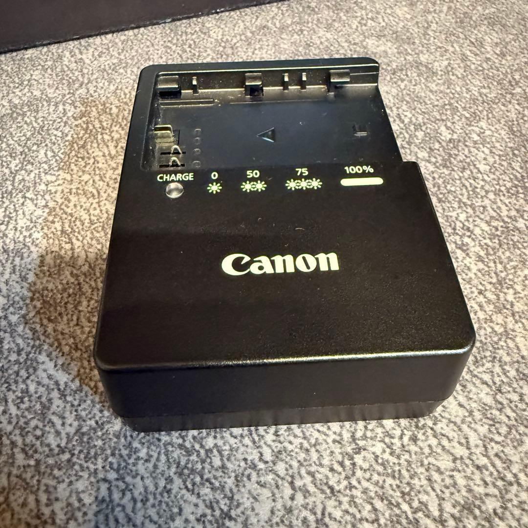 Canon EOS R デジタル一眼レフ 本体　バッテリー2個付き