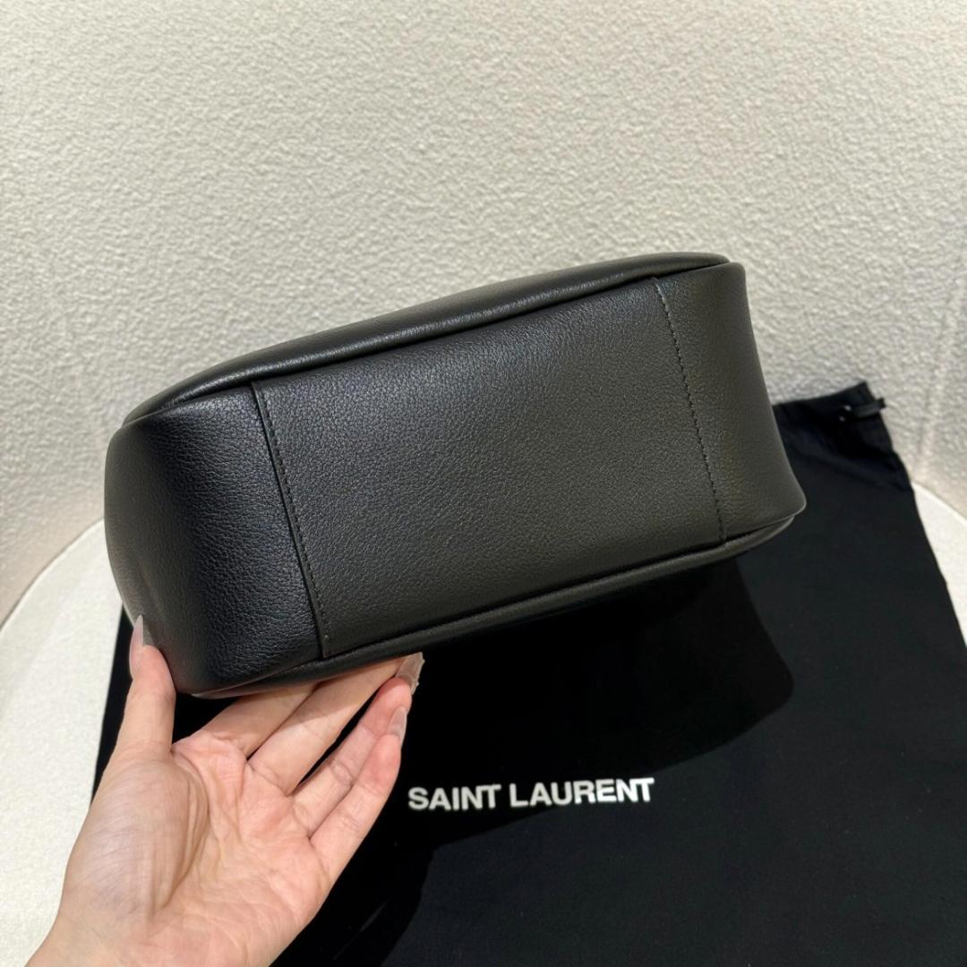 大人気！YSL・ ブラック レザー ショルダー ハンドバッグ~
