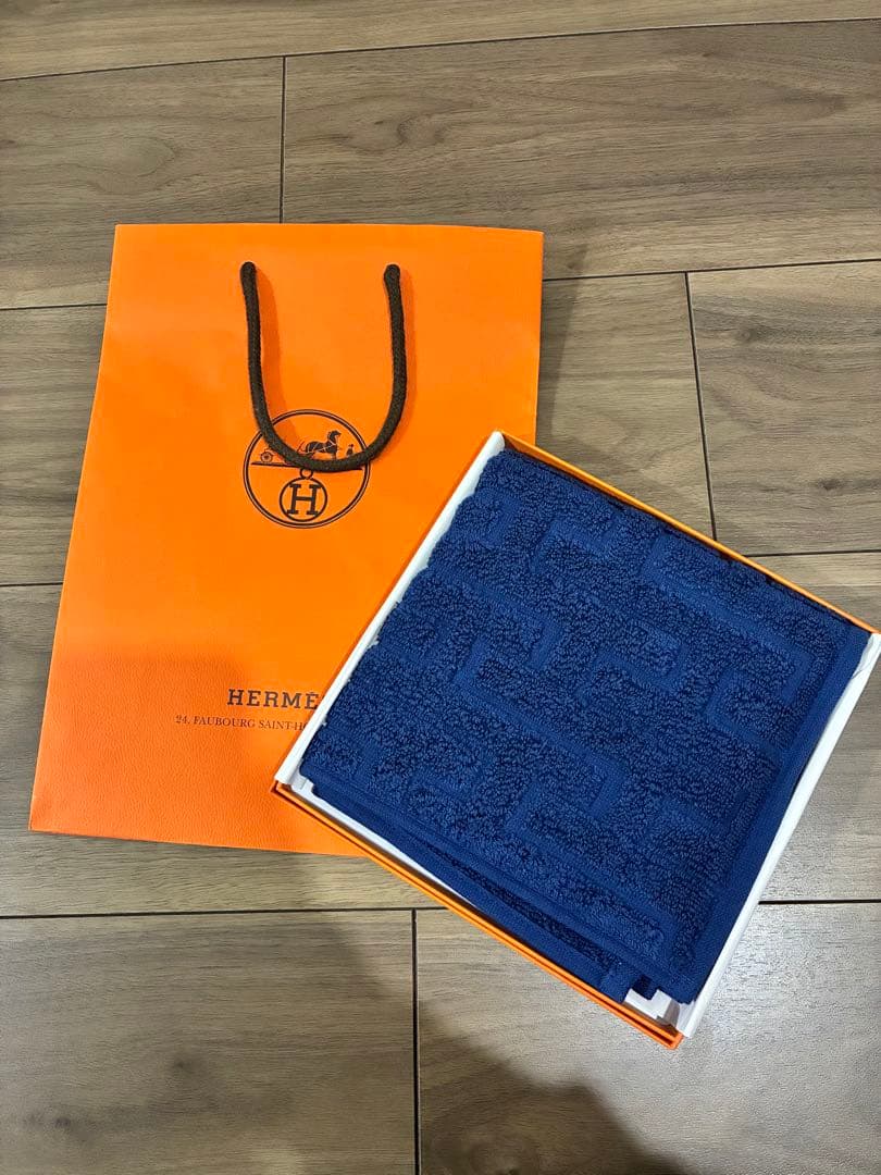 HERMES エルメス　カレ・タオル　ステアーズ