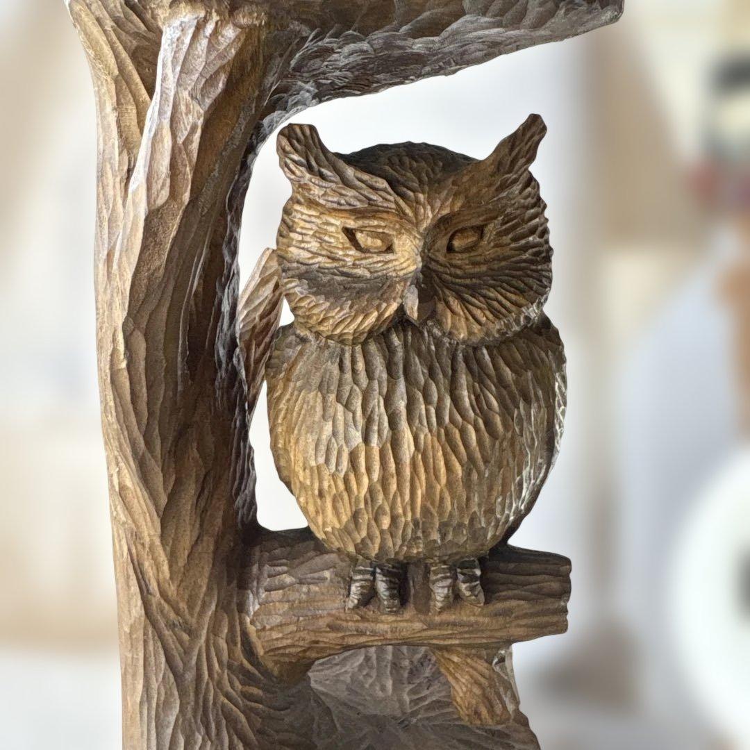 フクロウの彫刻　木製　34cm