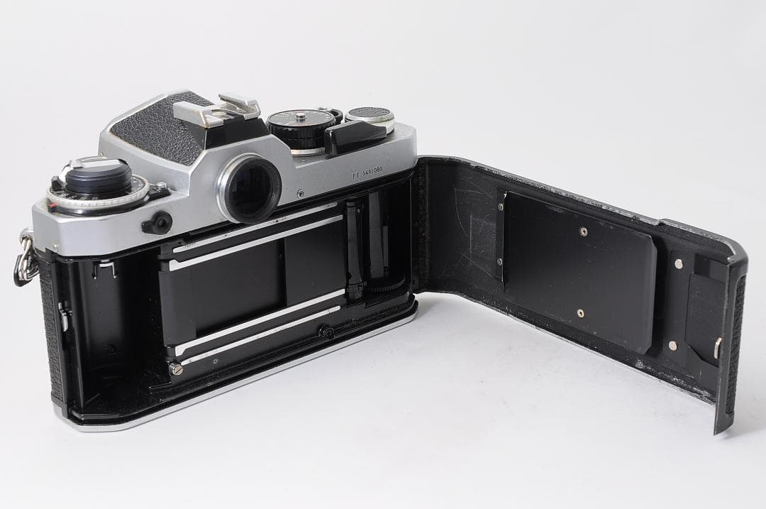 NIKON FE シルバー マニュアルフォーカス フィルムカメラ @4074