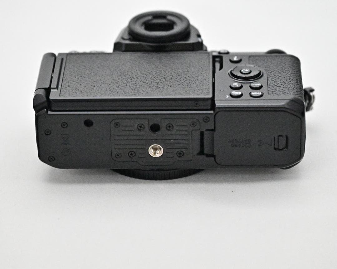 Nikon Zf(レザーケースキット付き)
