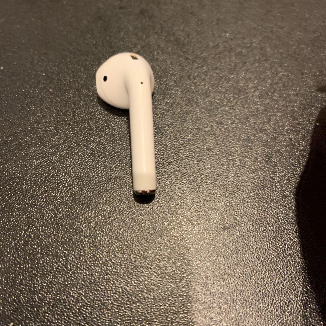 Apple AirPods 充電ケース&左耳