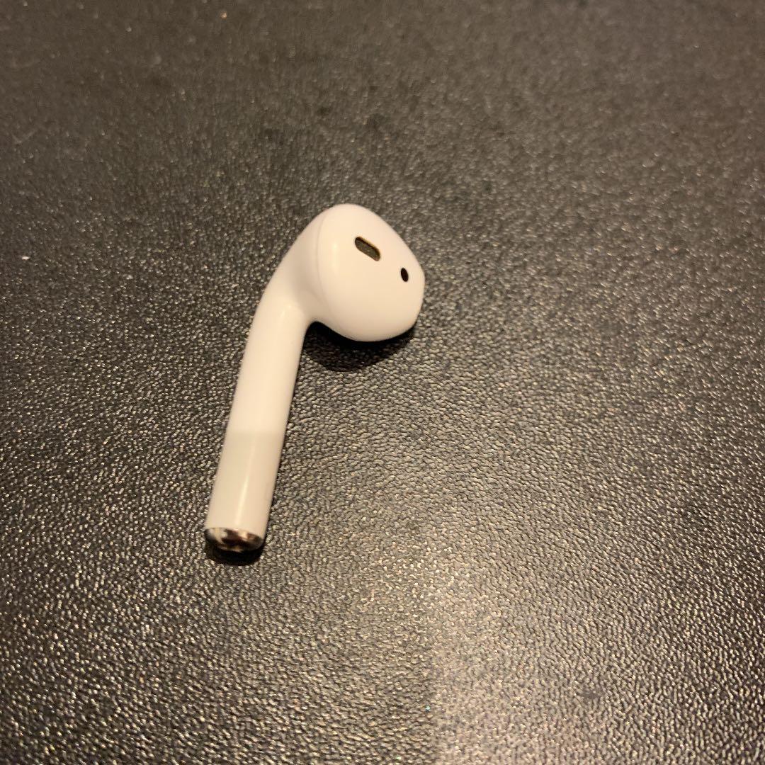 Apple AirPods 充電ケース&左耳