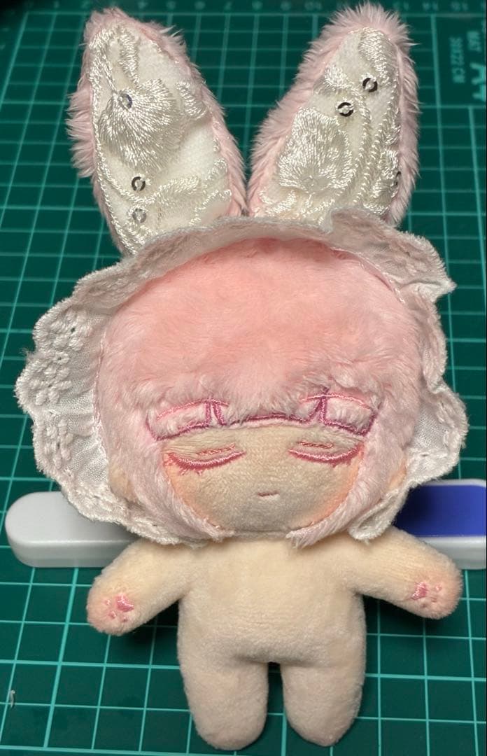 インド刺繍リボンのスヤスヤうさぎちゃん　自作ぬいぐるみ　無属性