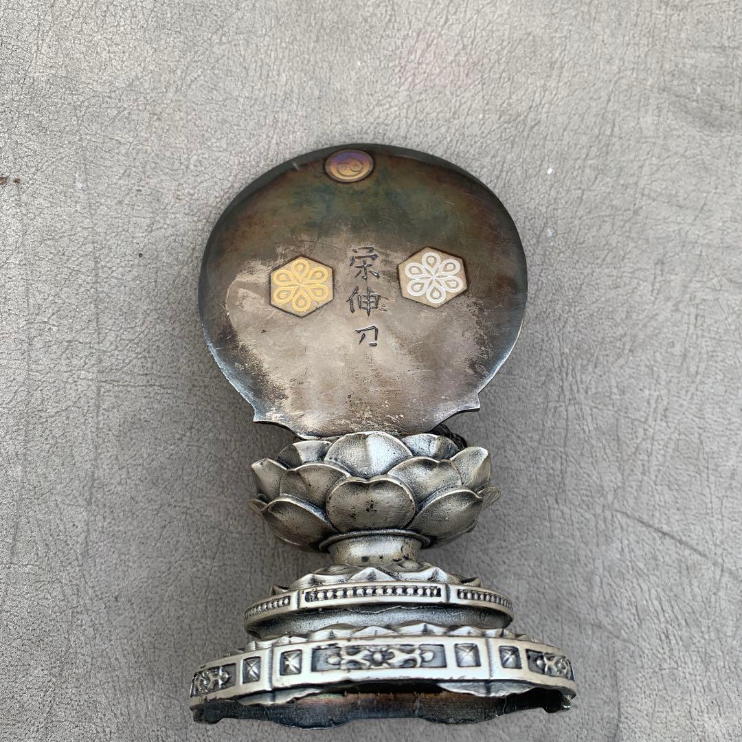 金属製 仏像 蓮の花 シルバー色