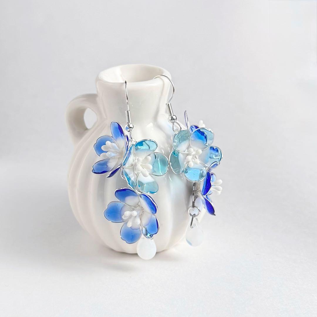 咲きこぼれ桜ボリュームピアス／イヤリング　ディップアート　華やか　大ぶり　和風