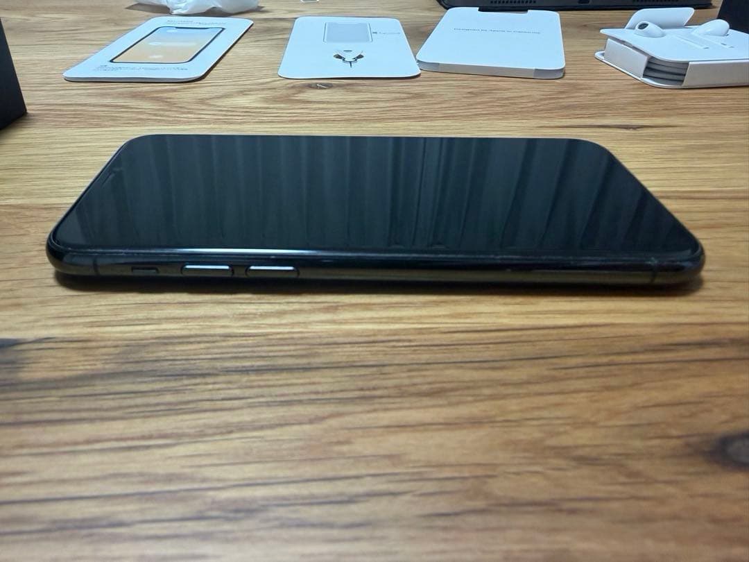Apple iPhone 11 Pro 64GBミッドナイトグリーン