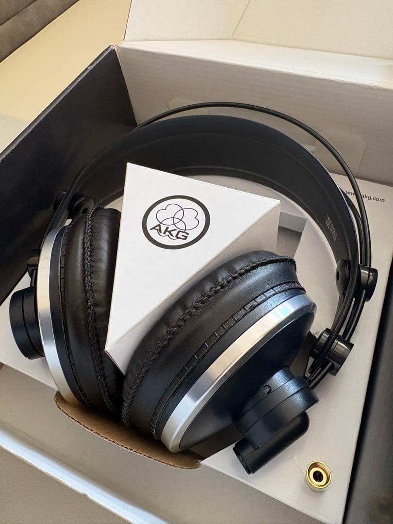 AKG K271 MK II クローズドバックヘッドフォン