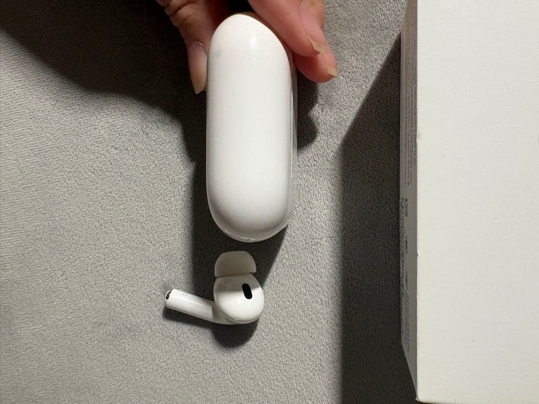 【正規品】右耳 ケース付き ［AirPods Pro 第2世代]