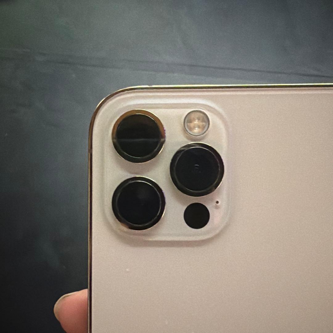 美品 iPhone12 pro 256GB ゴールド