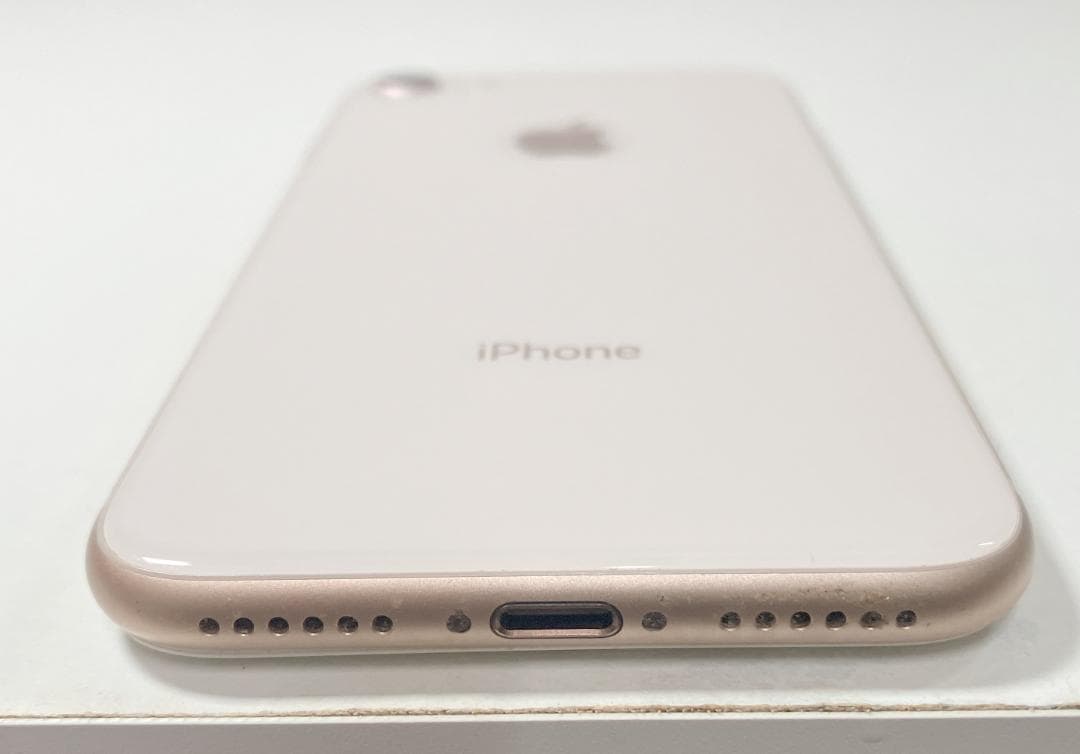 し*ん様 Apple iPhone 8 ゴールド 64GB 本体