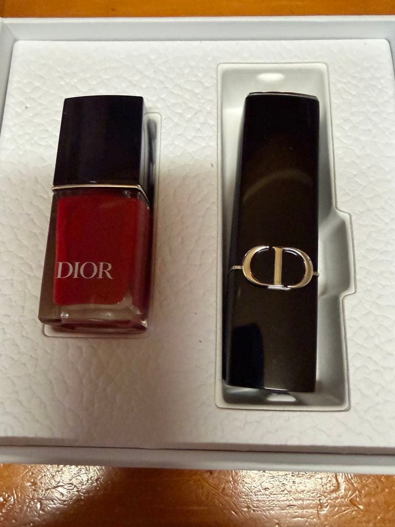 新品、未使用DIOR アイシャドウ、口紅、ネイルセット