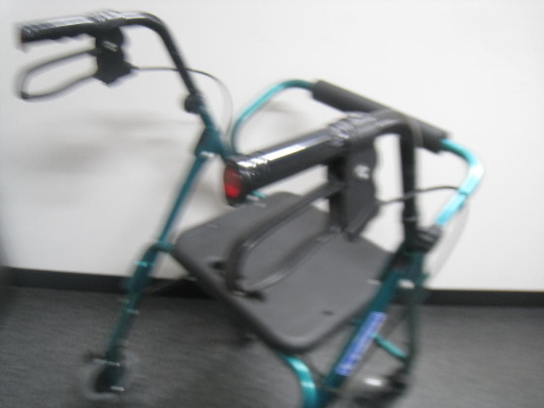 【カワムラサイクル】四輪歩行車 KW20 グリーン ②
