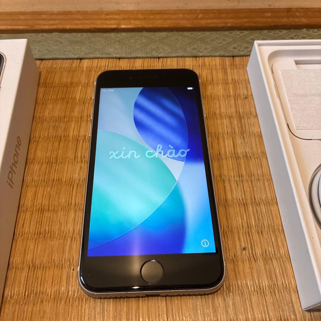 iPhone SE 第3世代 256GB スターライト simフリー 超美品！