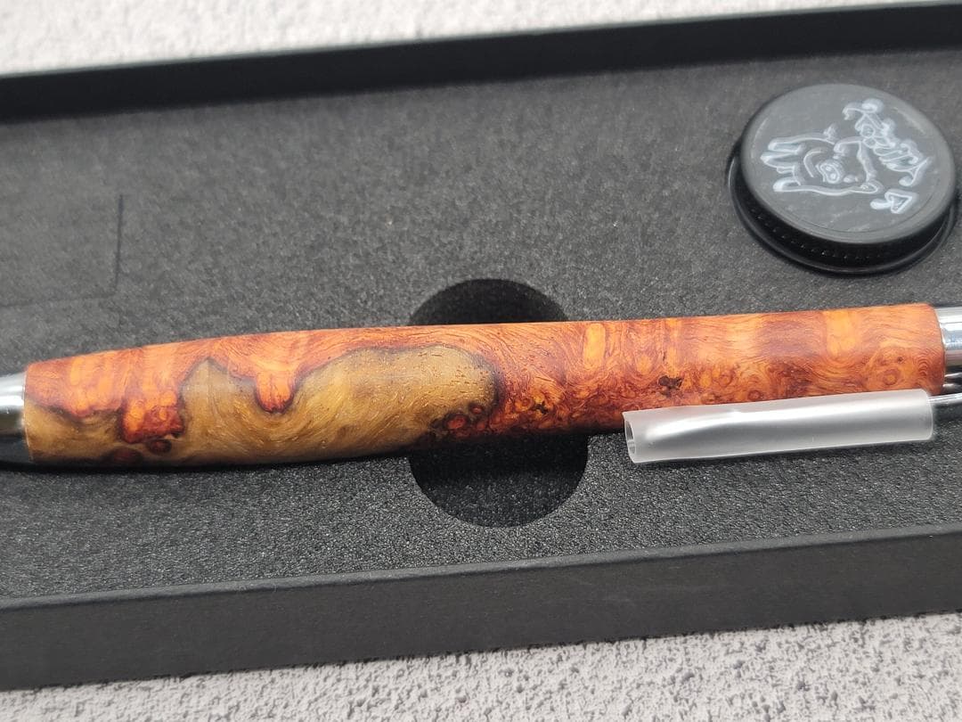 新品　こぶた工房　極上花梨瘤　紅白　欠けありシャープペンシル0.5