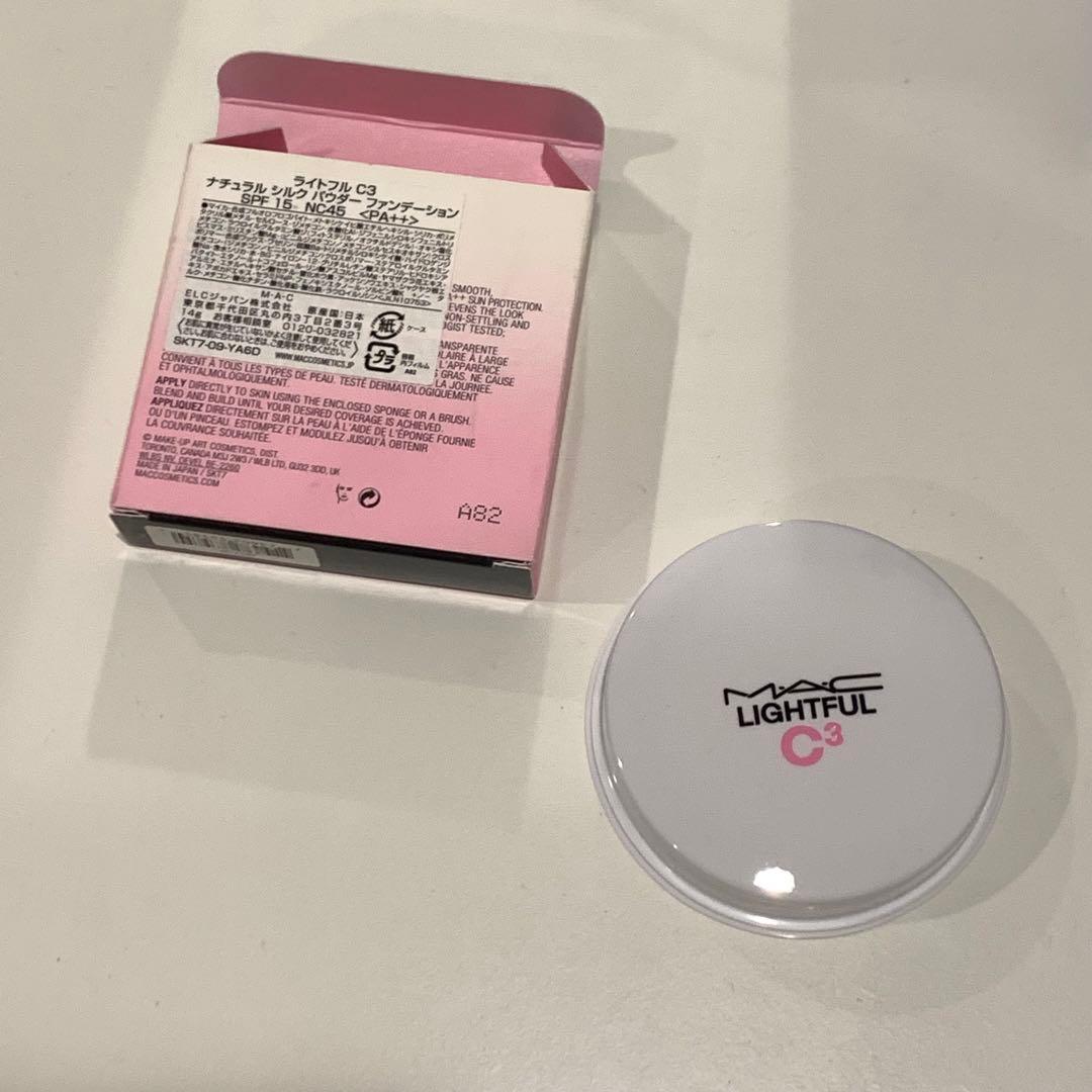 MACライトフル パウダーファンデーション
