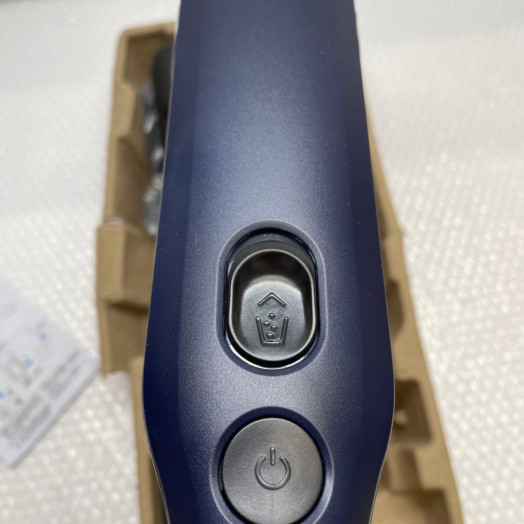 【E28】　Shark 充電式ハンディクリーナー WV210J