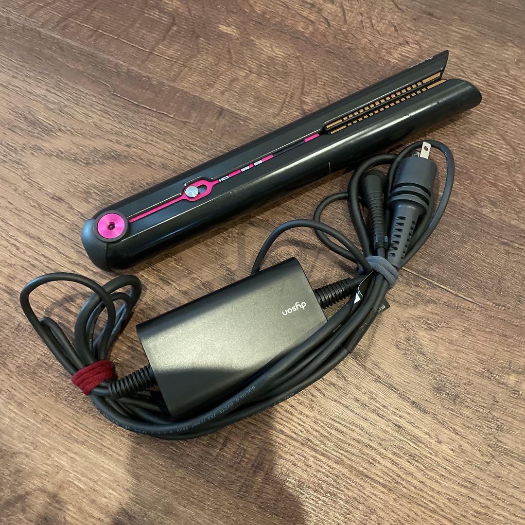 お値下げ不可‼️Dyson ストレートヘアアイロン HS01 黒とピンク