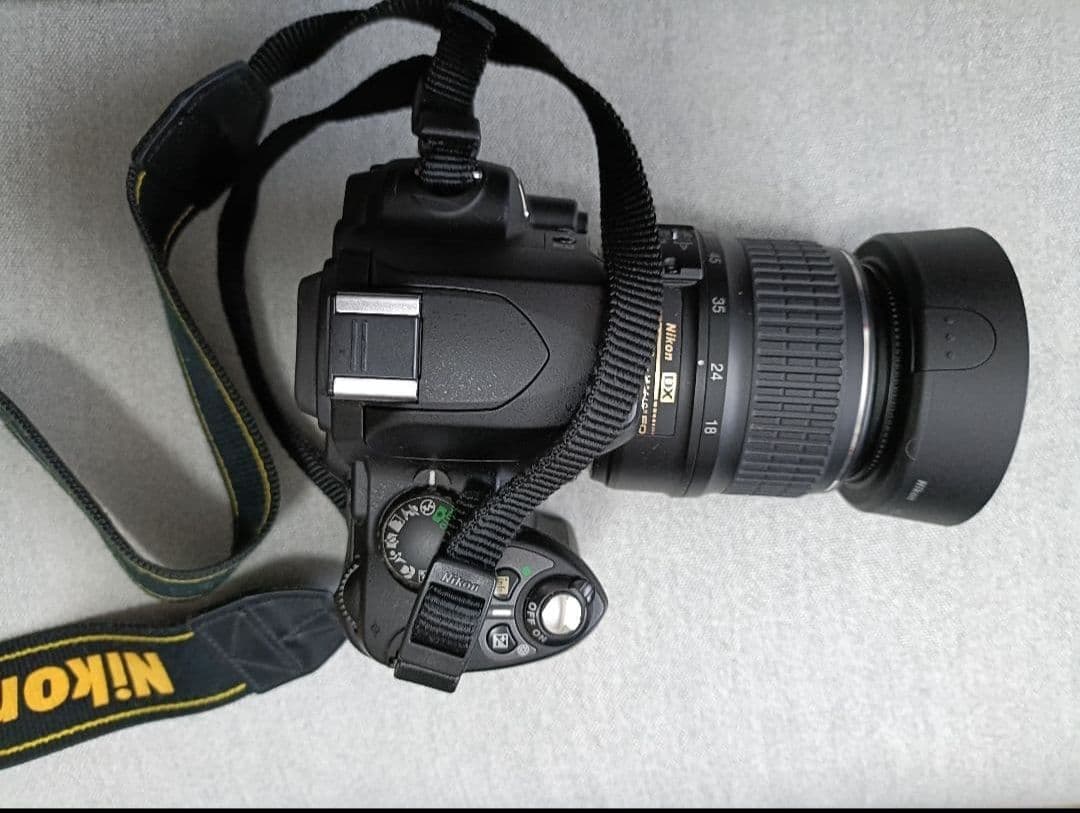 Nikon D40 デジタル一眼レフカメラ＆単焦点レンズセット（備品付き）