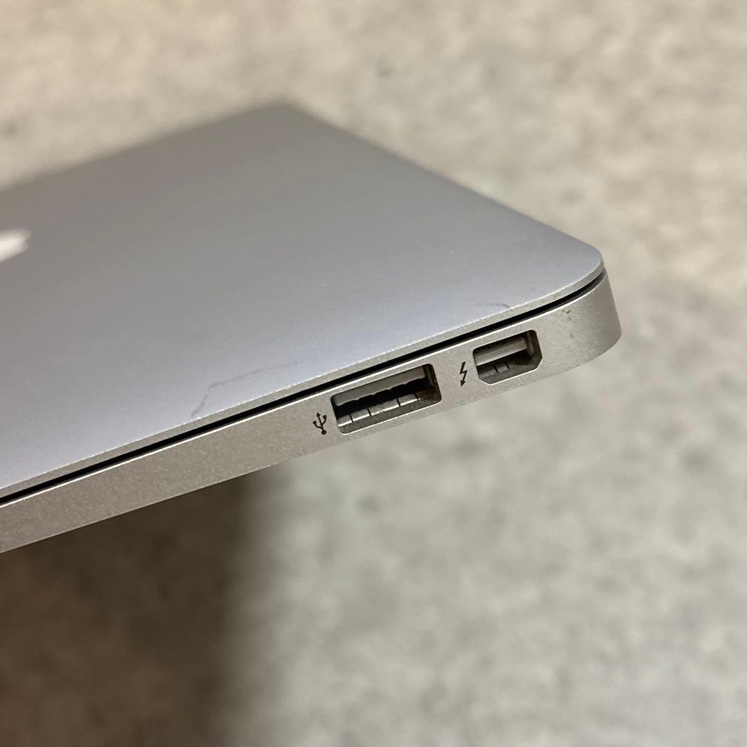 12/31まで★11インチ　MacBook Air A1465
