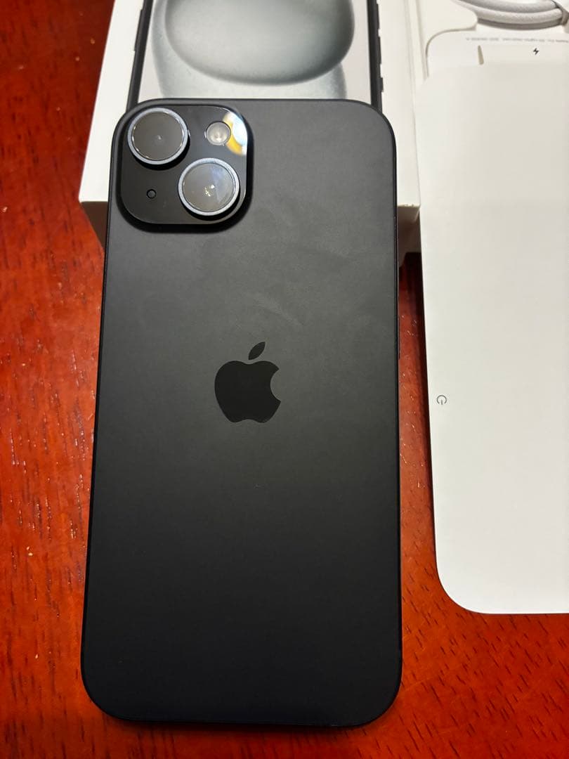 Apple iPhone 15 128gbブラック 本体 充電ケーブル付