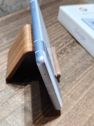 美品 pixel7a 128GB SIMフリー スマホ