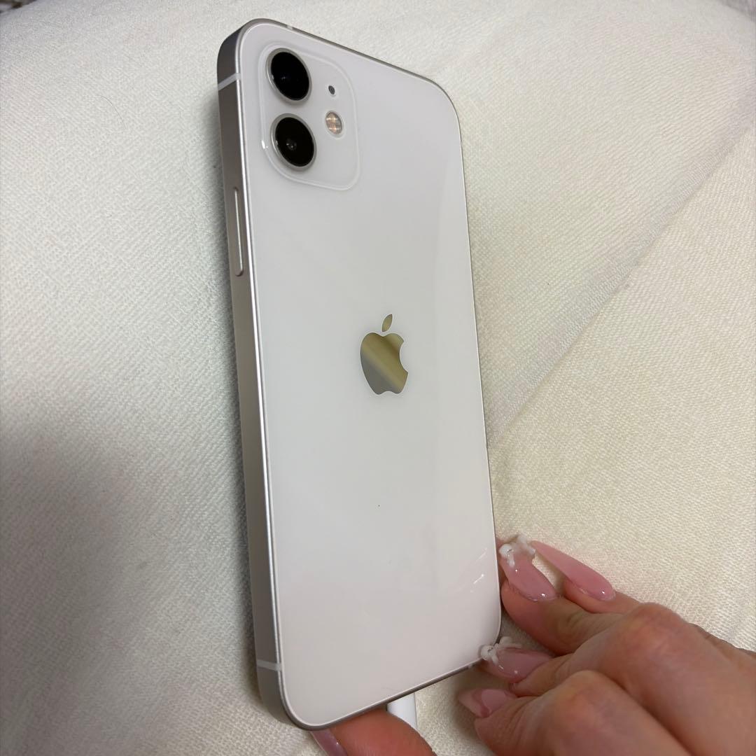 【美品】iPhone 12 64GB ホワイト本体
