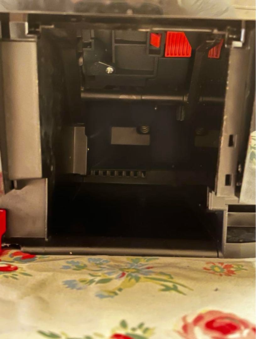 De'Longhi Magnifica エスプレッソマシン 黒