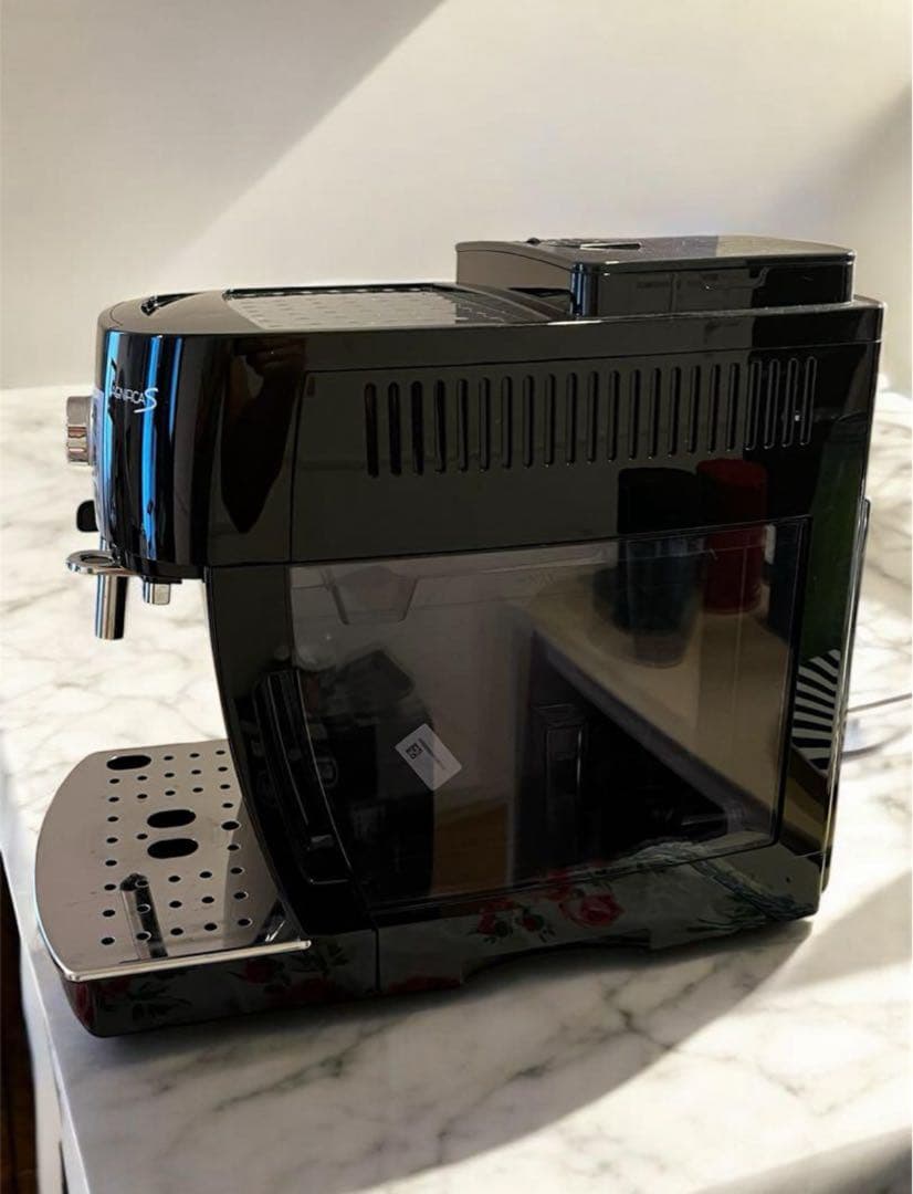 De'Longhi Magnifica エスプレッソマシン 黒