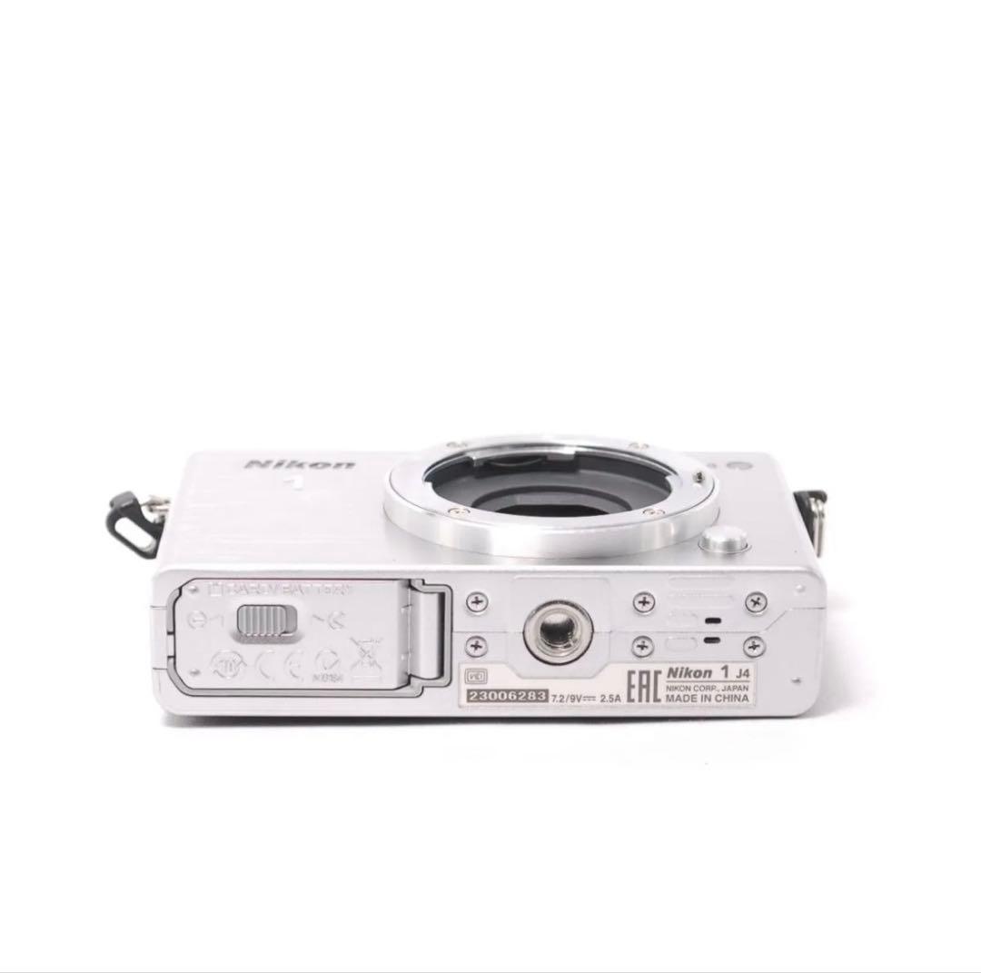 Nikon J4 ミラーレスカメラ シルバー