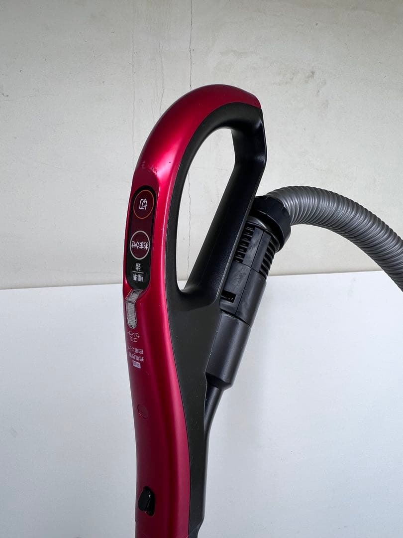 東芝掃除機　充電式キャニスターVC-NX S2　赤　2018年製