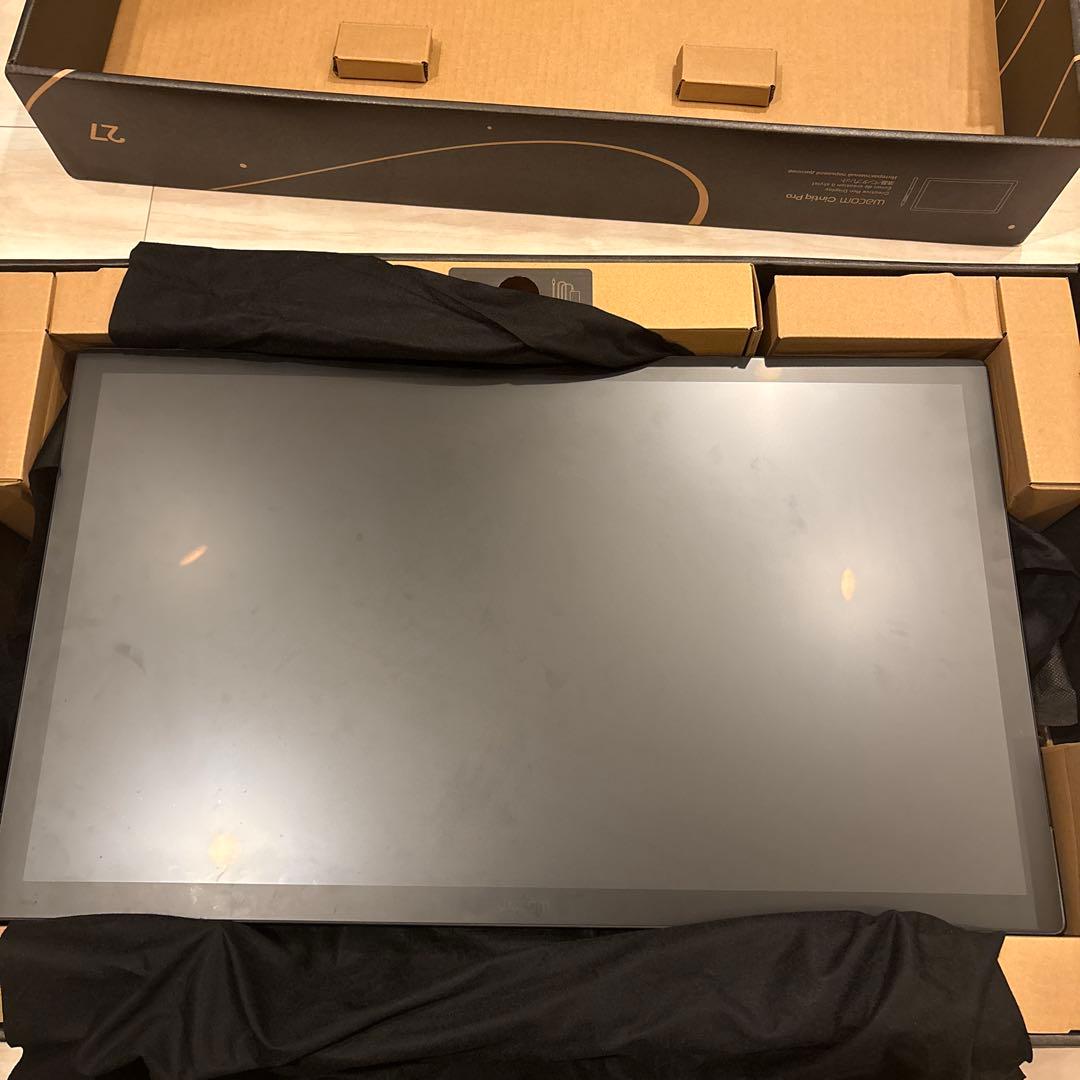 Wacom Cintiq Pro 27 液晶ペンタブレット本体