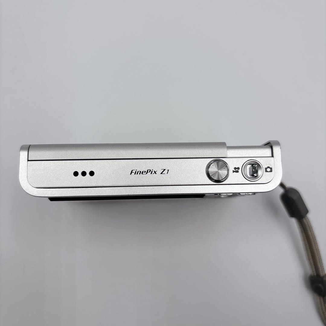 【希少】FUJIFILM FINEPIX Z1 シルバー コンデジ　動作確認済み