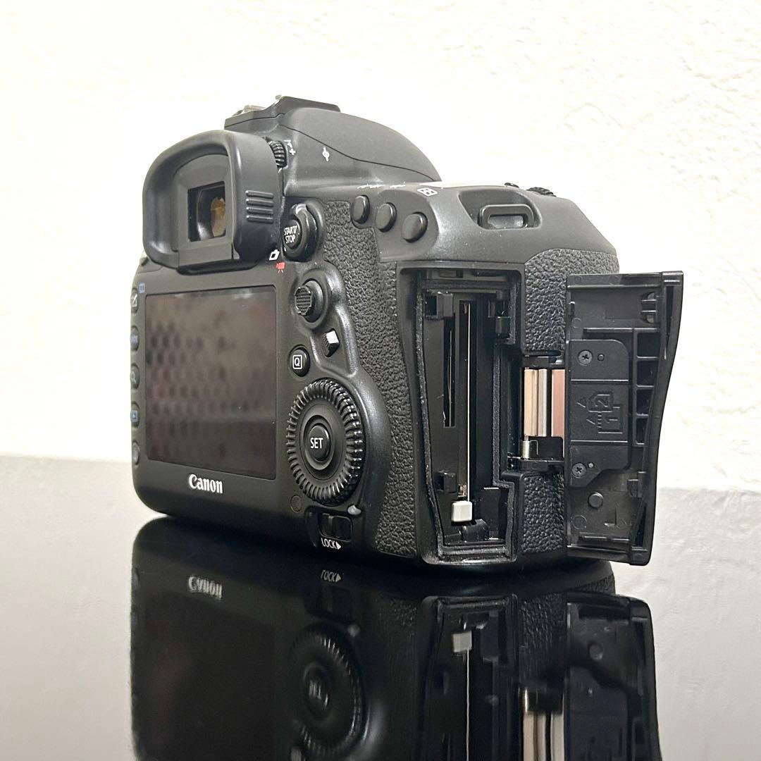 【良品】EOS 5D Mark IV ボディ・純正バッテリー