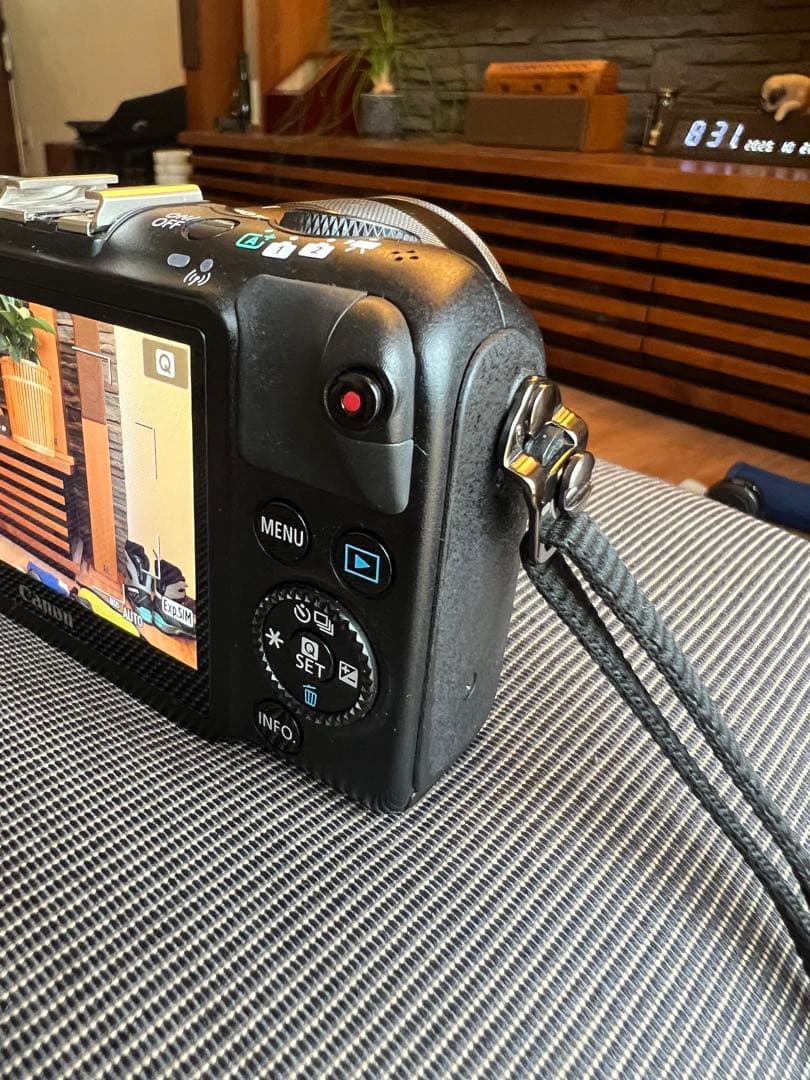 Canon EOS M2 ミラーレスカメラ 本体とレンズ