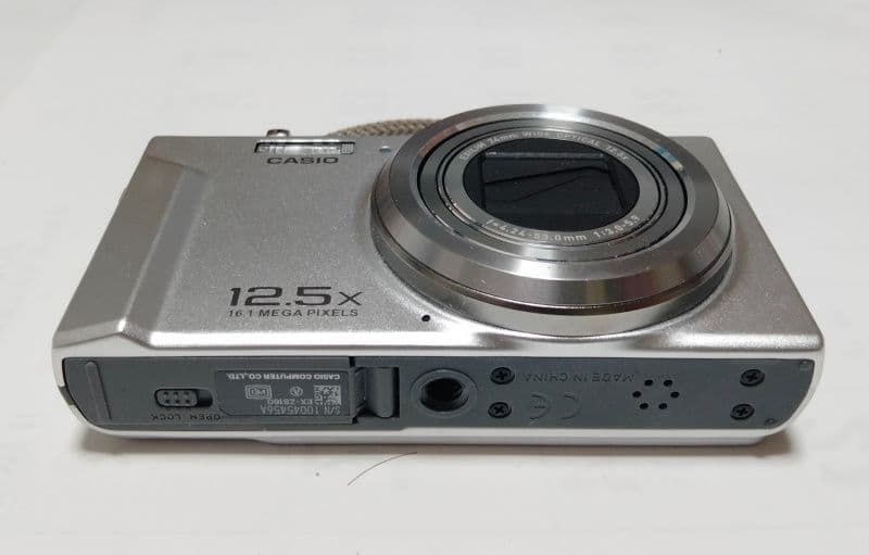 デジタルカメラ　CASIO EXILIM EX-ZS160　シルバー