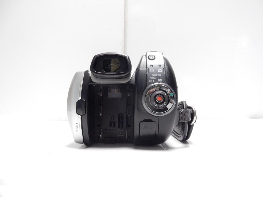 希少　大人気　動作品　ソニー　SONY HDR-SR11 ビデオカメラ 60GB