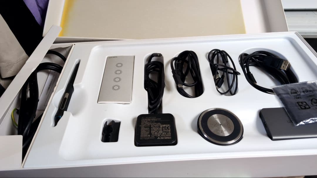 【中古美品】Wacom Cintiq Pro 16 (DTH-1620/AK0)