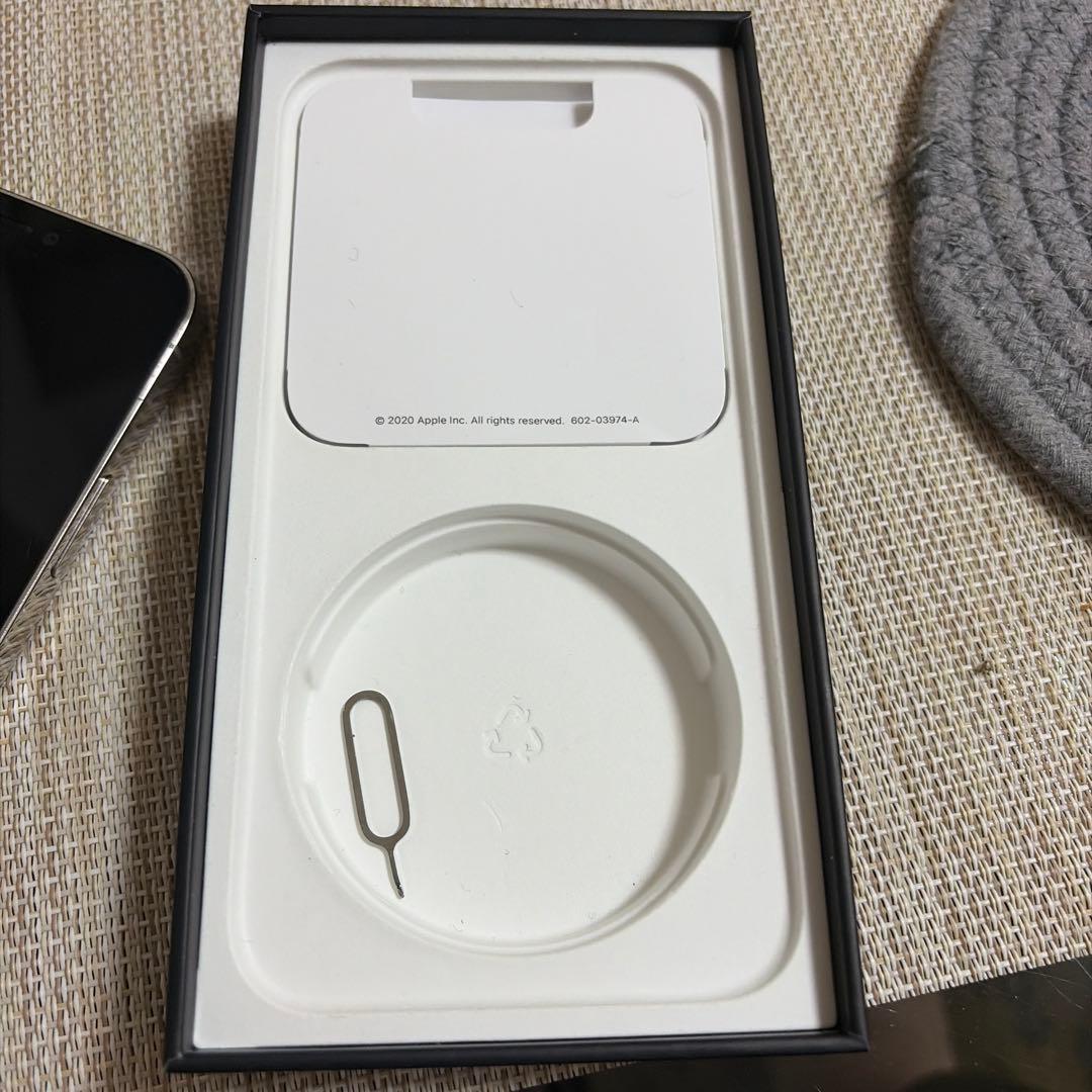 Apple iPhone 12 Pro シルバー 本体　simフリー