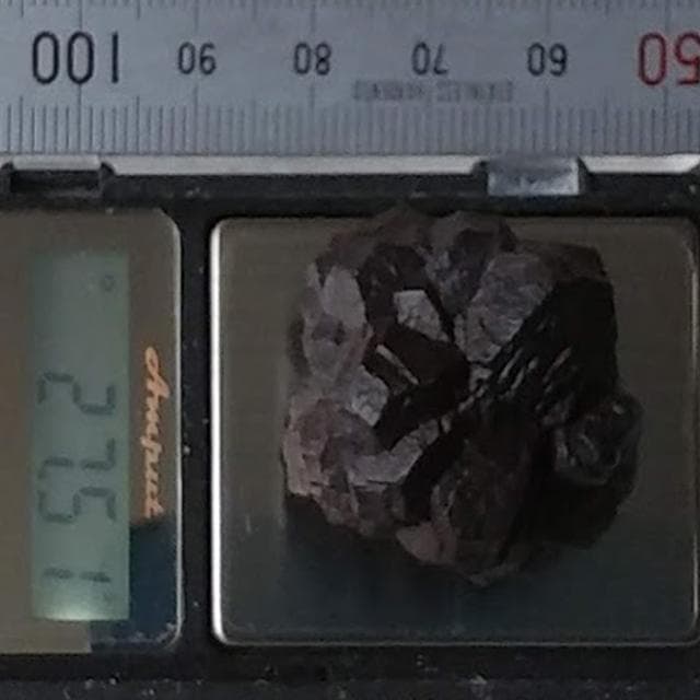 27.51g　ゼットストーン　予言の石　エジプトの星　針鉄鉱　鉱物標本　黒い石