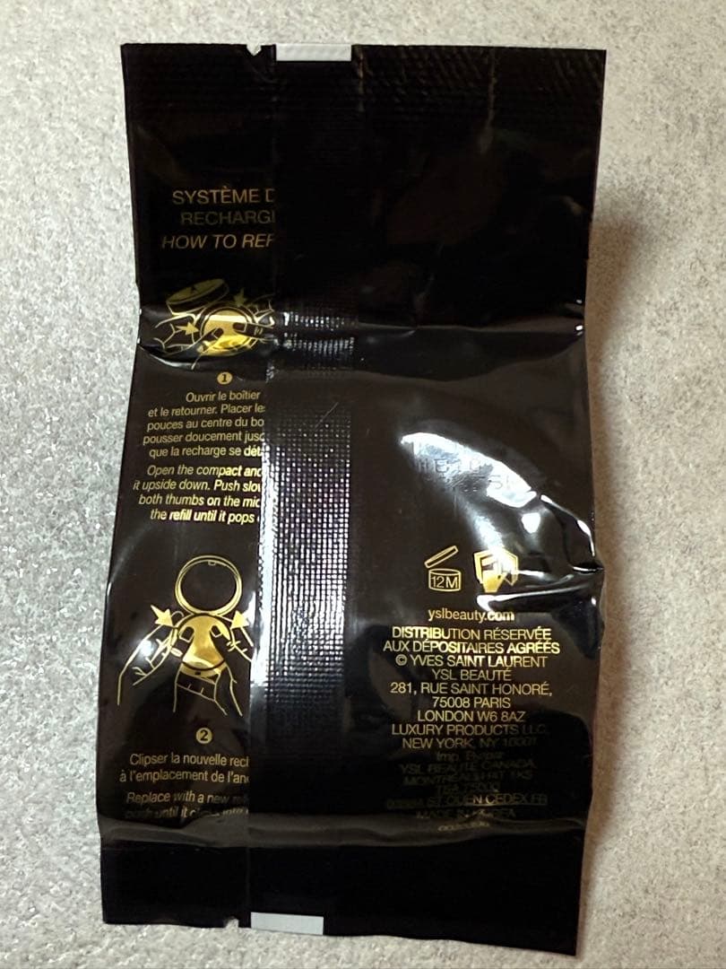 Yves Saint Laurent クッションファンデーション リフィル付き