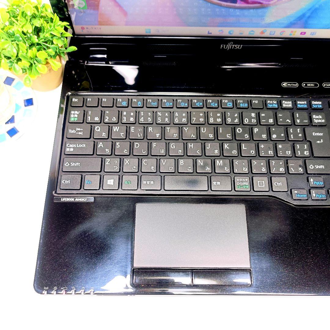 【お買い得】超大容量1TB✨カメラ付き黒ノートパソコン✨設定済✨データの整理に