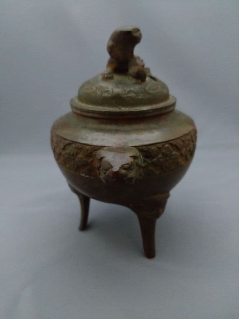 ​【骨董】獅子 香炉蓋付 三つ足 古銅　彫刻 伝統工芸品 時代物 古美術