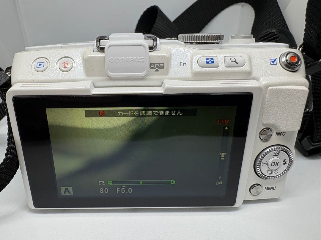 OLYMPUS ミラーレス一眼 e-pl6 ズームレンズ付き