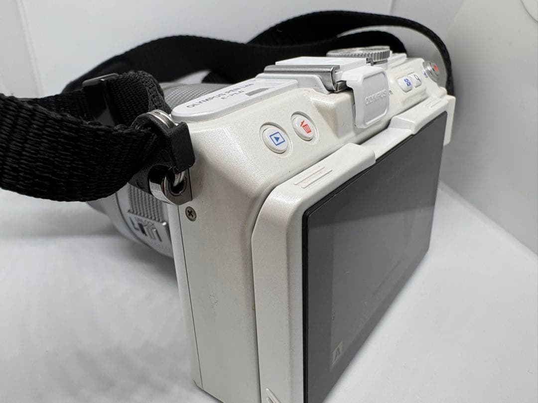 OLYMPUS ミラーレス一眼 e-pl6 ズームレンズ付き