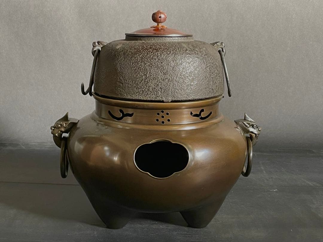 【未使用 美品】「母」 唐銅 朝鮮風炉釜 金森紹栄 釜鐶 共箱 （217F⑤）